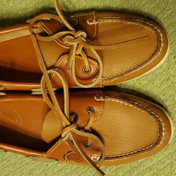 Dooney & Bourke leather deck shoes in tan sz 6 great used condition. Vintage. - Picture 10 of 11